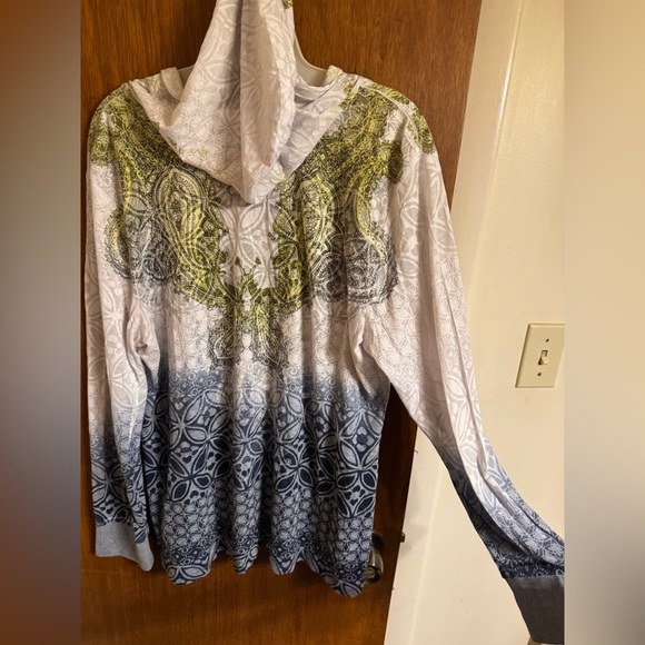 Gently used condition, lightweight bohemian style long sleeve hooded tee - Picture 15 of 17
